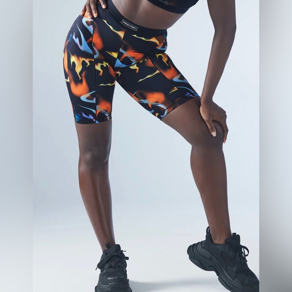 NWOT SAVAGE X FENTY FAST LANE SHORTS
